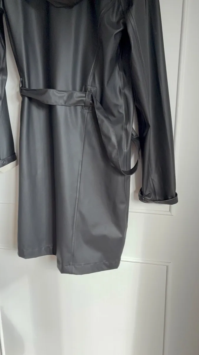 Ladies Illsa Jacobsen rain coat Black with Belt - Image 1