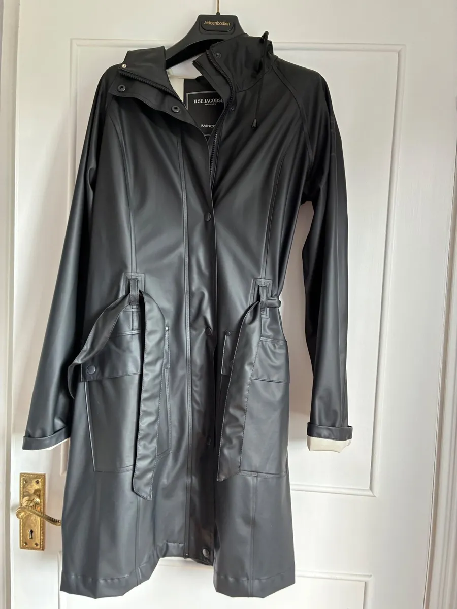 Ladies Illsa Jacobsen rain coat Black with Belt - Image 3