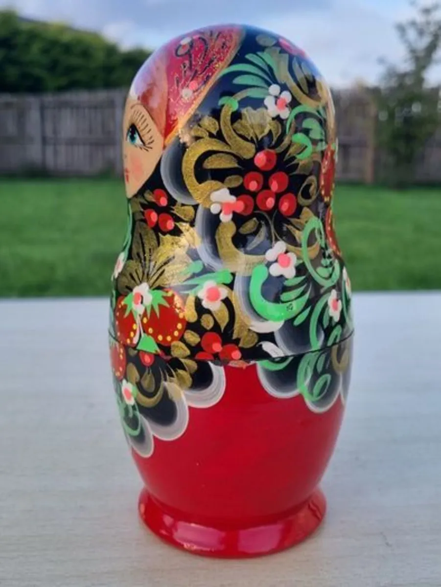 A set of five hand-painted, traditional Russian do - Image 2