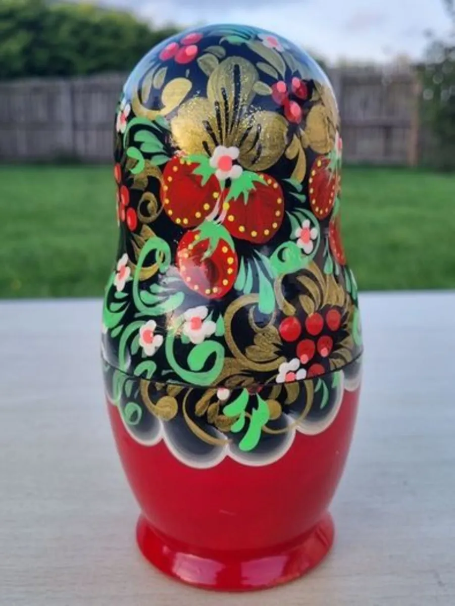 A set of five hand-painted, traditional Russian do - Image 3