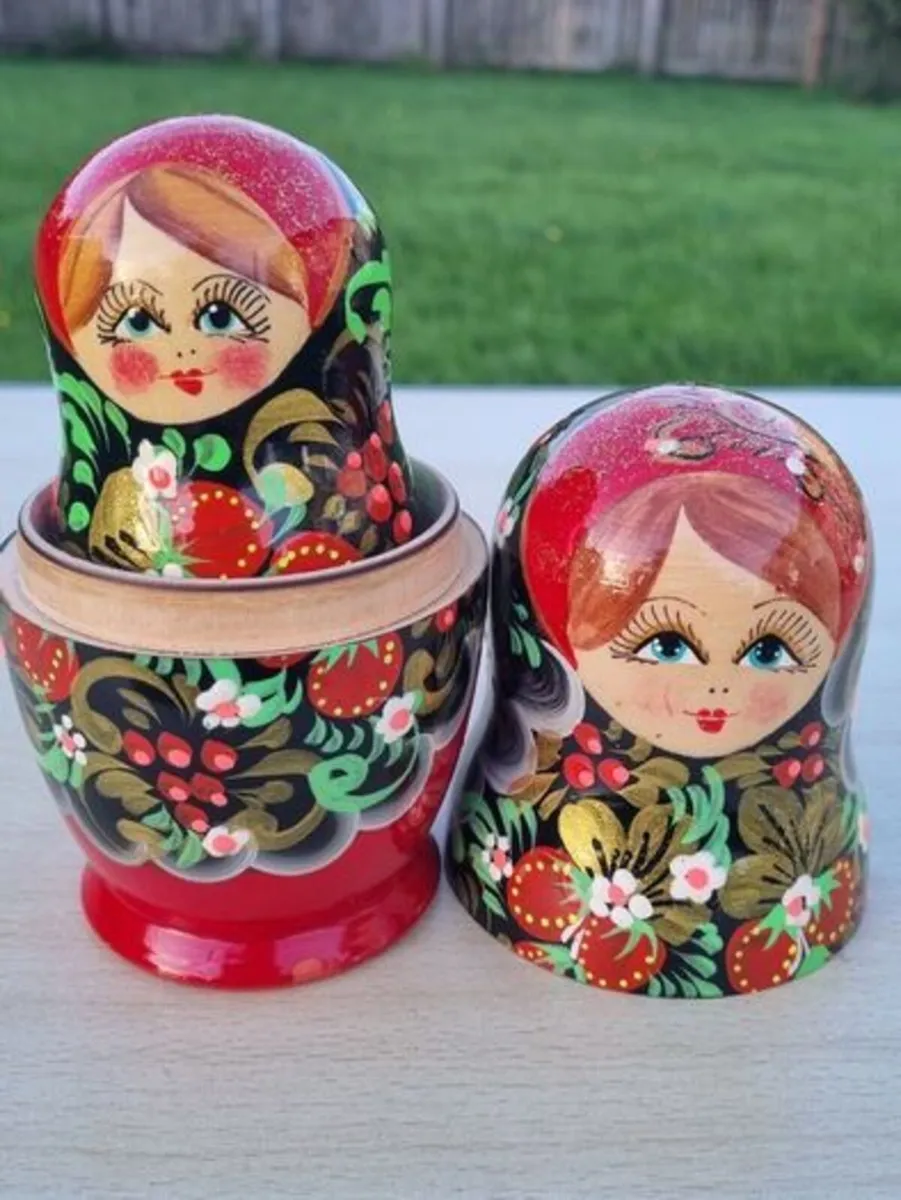 A set of five hand-painted, traditional Russian do - Image 4