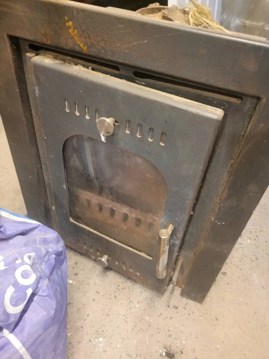 Stove - Image 1