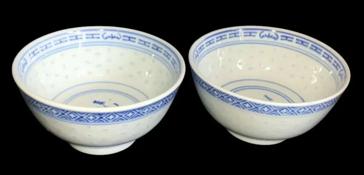 Vintage Chinese Jingdezhen Rice Grain Bowls (Pair) - Image 2