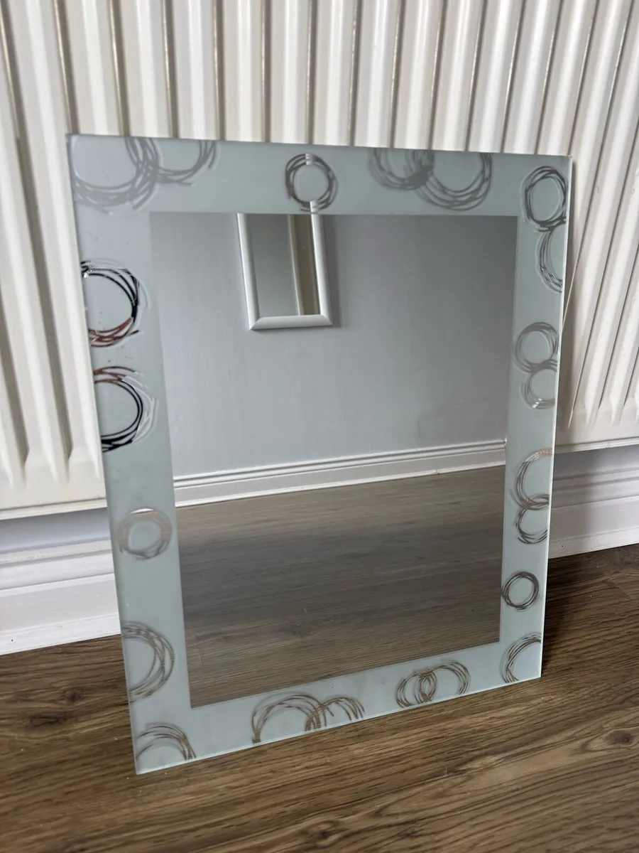 Wall mirror 50.5 cm x 40.5 cm - Image 1