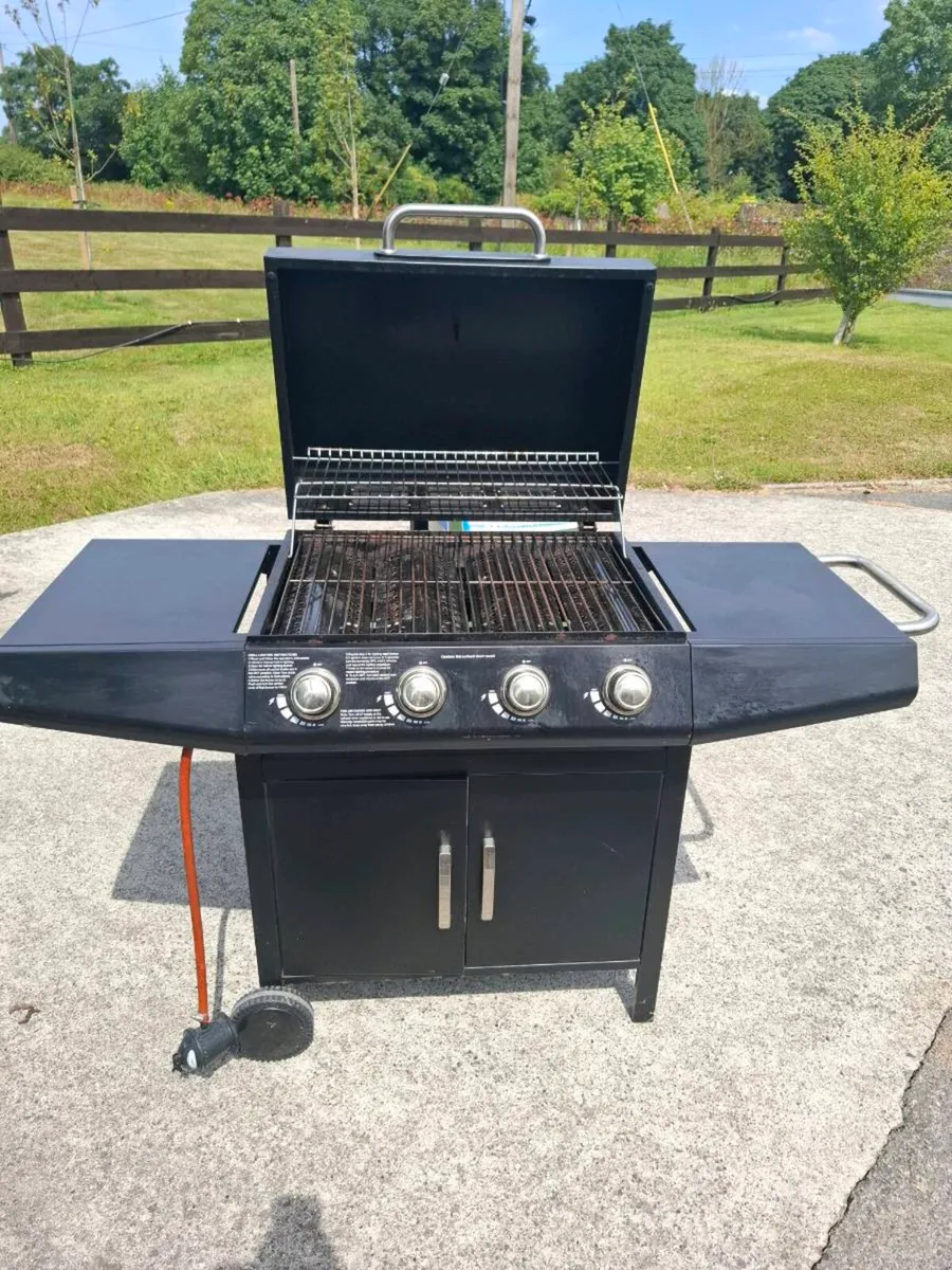 4 Burner BBQ - Image 3