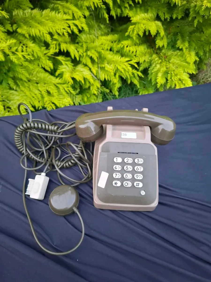 Vintage french phone possible to post - Image 1