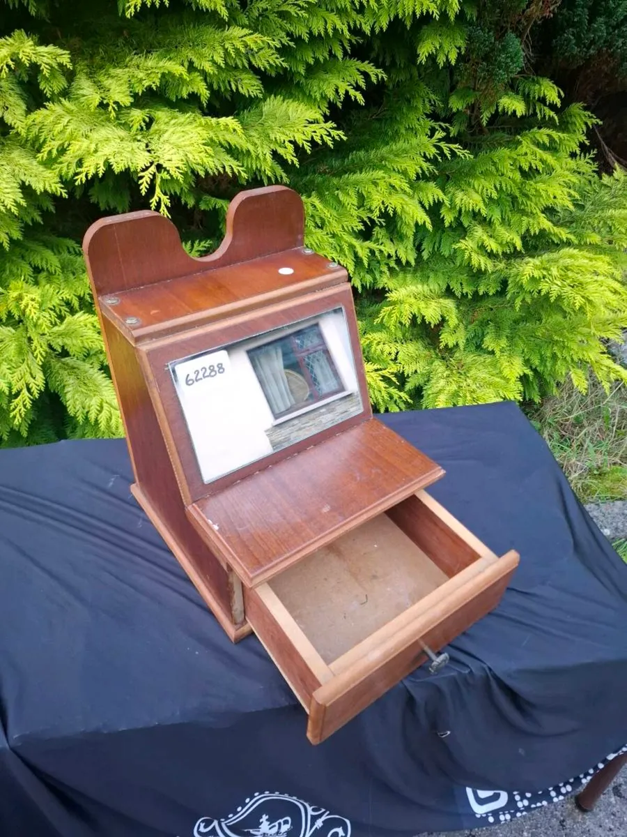 Wood box with drawer - Image 3