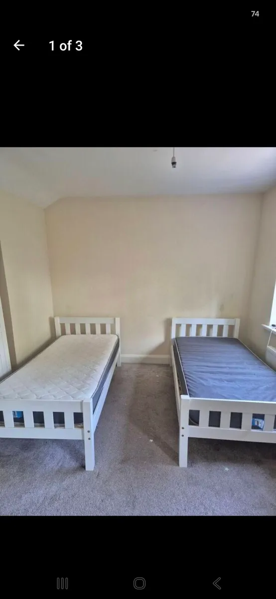 Single bed frame with free mattress - Image 1