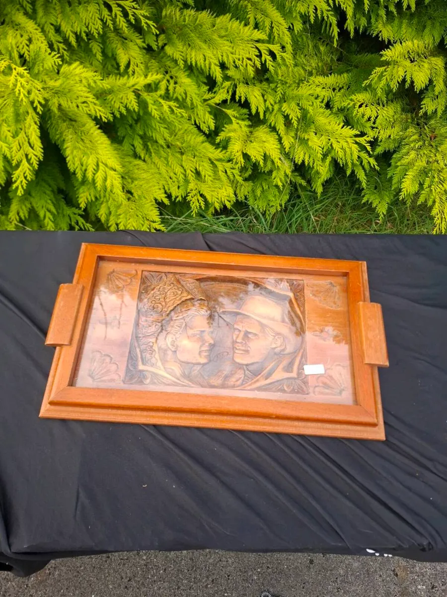 Wood sculpted tray - Image 1