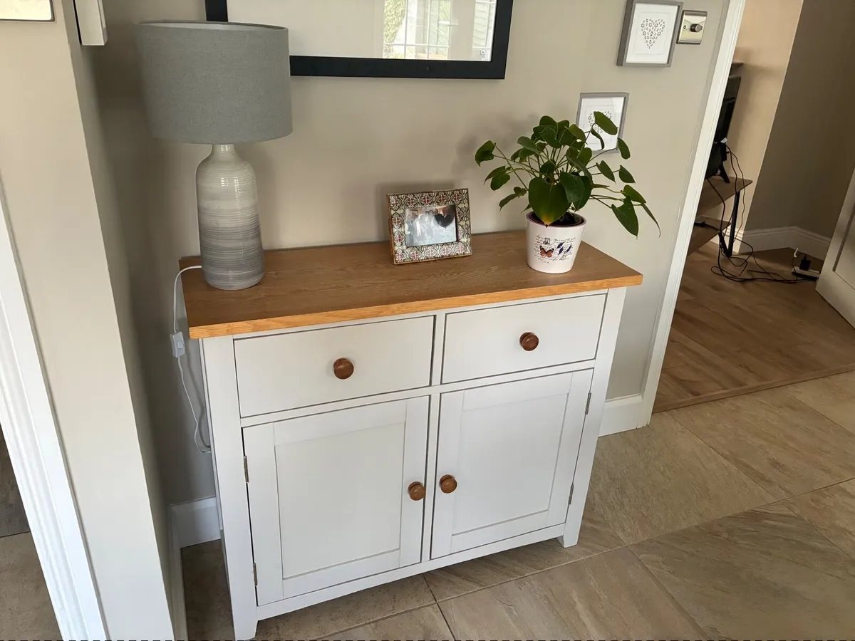 Side board - Image 1