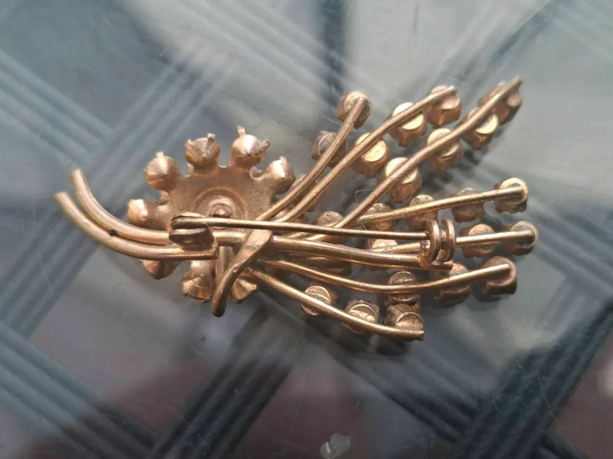Lovely Vintage 1960’s clear Rhinestone Brooch - Image 3