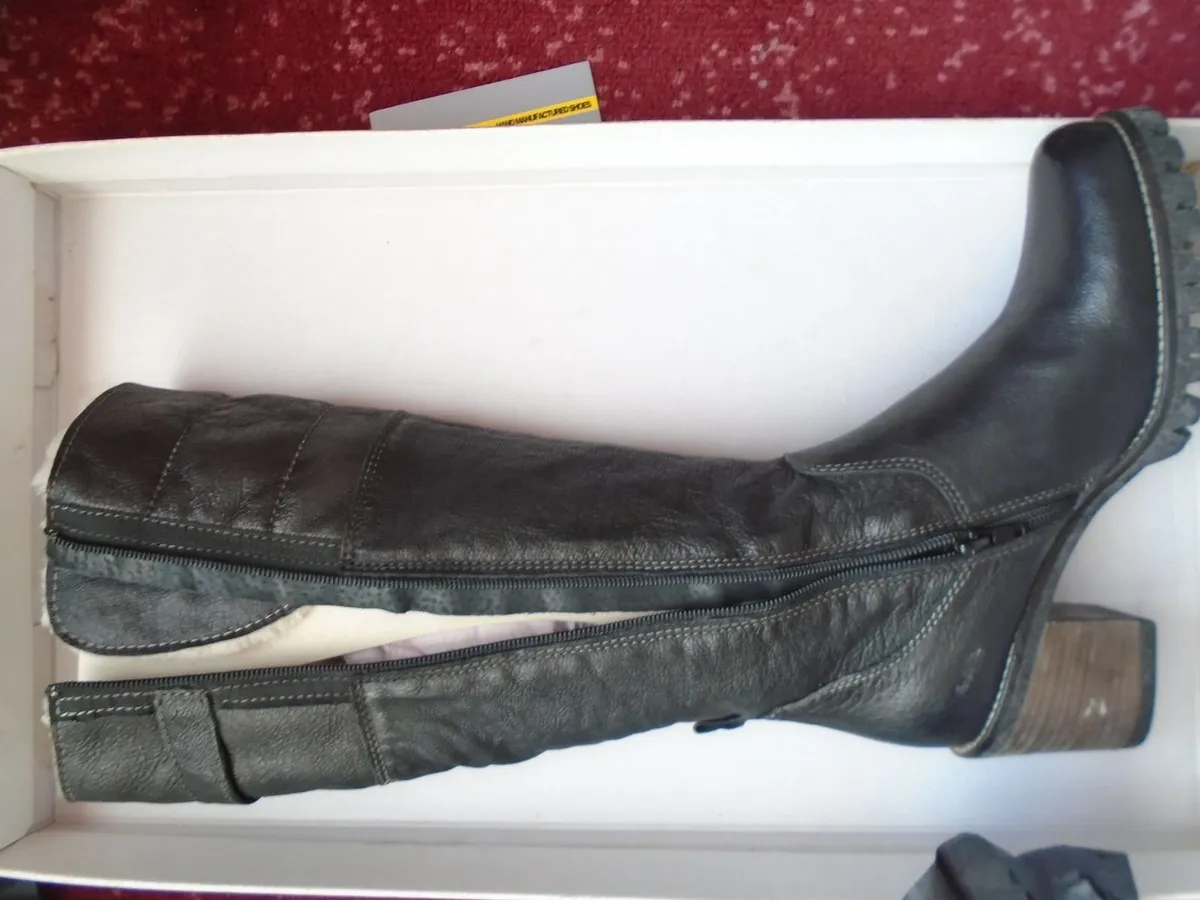 Ladies high boots, Sheepskin boots, Size 6 - Image 4