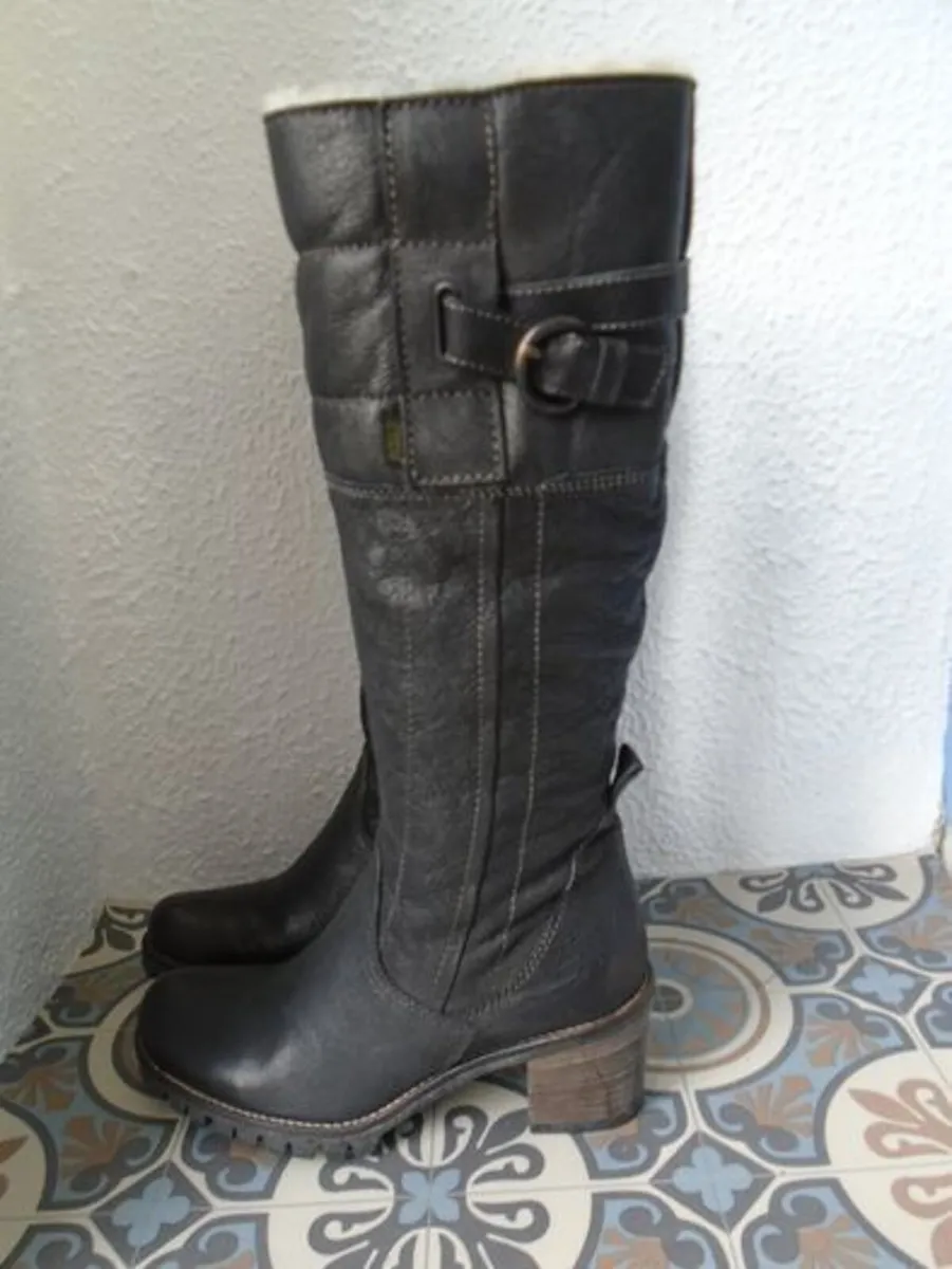 Ladies high boots, Sheepskin boots, Size 6 - Image 1