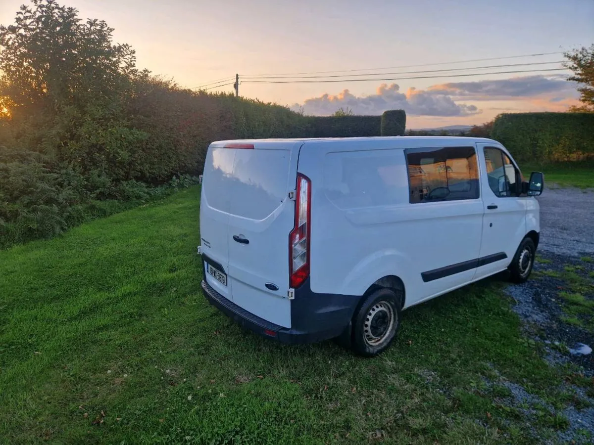 Ford Transit Custom Crewcab - Image 2