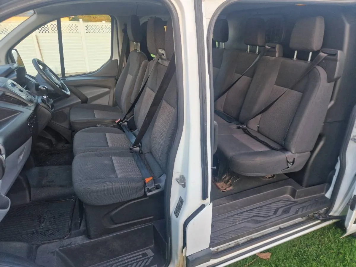 Ford Transit Custom Crewcab - Image 4