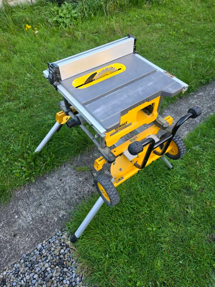 Dewalt DCS7485 cordless table saw - Image 1
