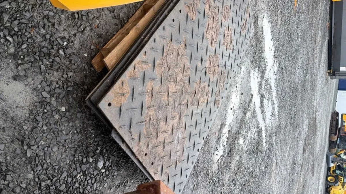 8 x 4 ground protection plastic mats . 4 of only - Image 1