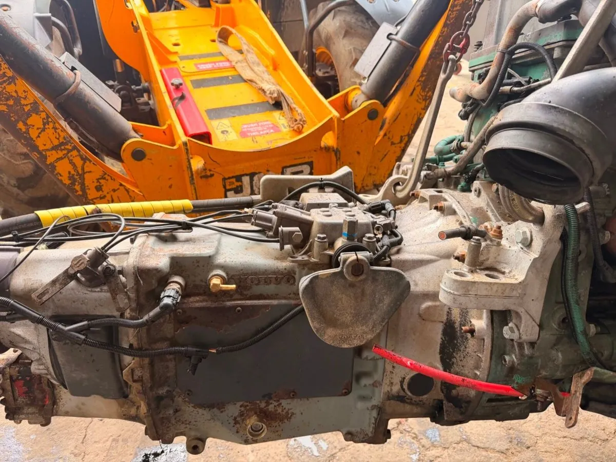 2008 Volvo FM D13B360 Engine + Manual Gearbox + PT - Image 4