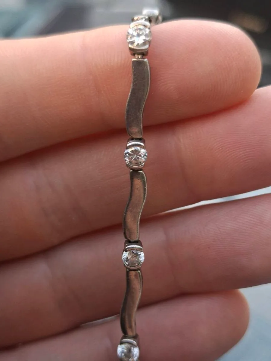 Lovely Vintage 925 Sterling Silver Ladies Bracelet - Image 1