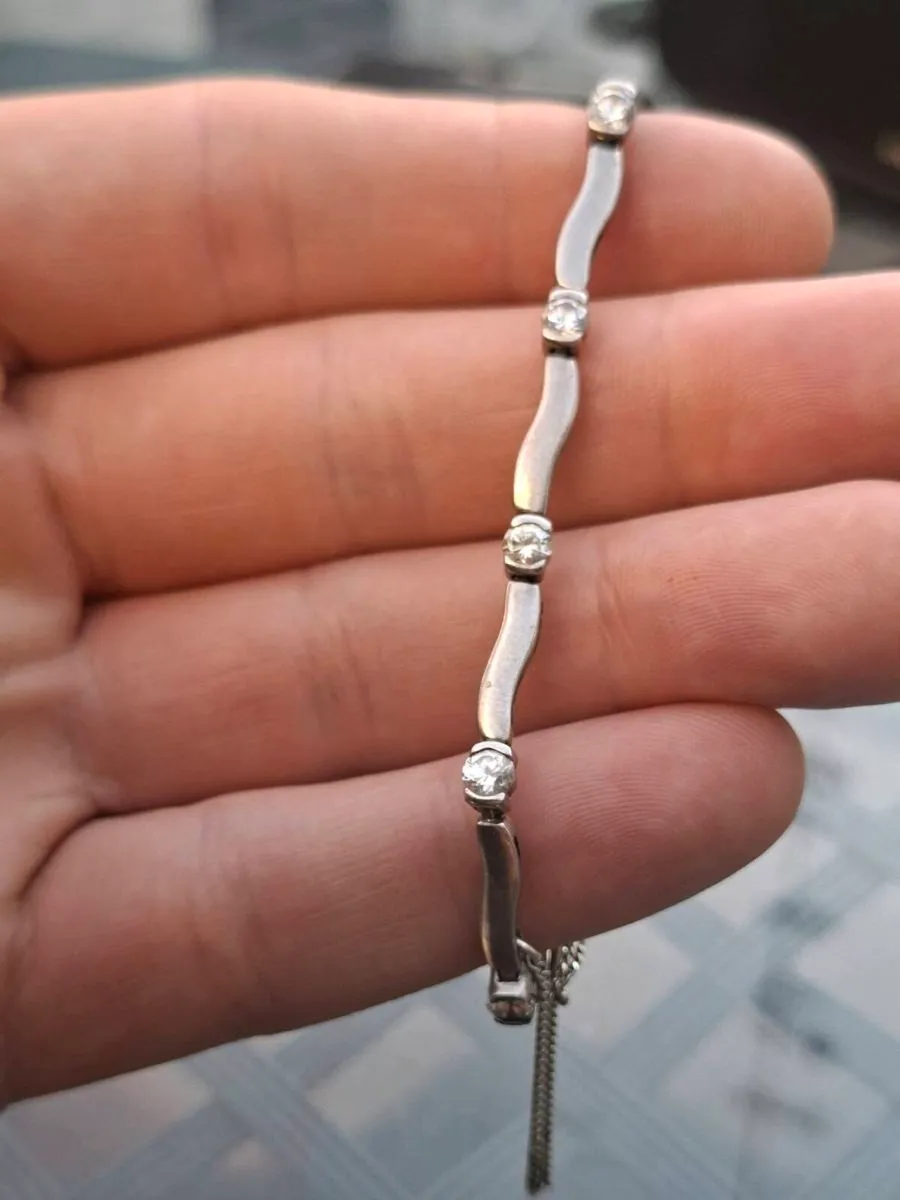 Lovely Vintage 925 Sterling Silver Ladies Bracelet - Image 2