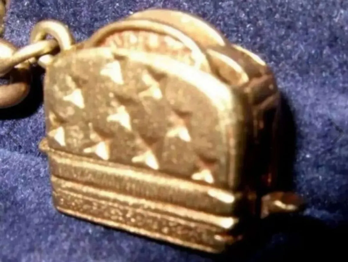 Vintage 9ct Gold Pop-Up Toaster Charm - Image 4