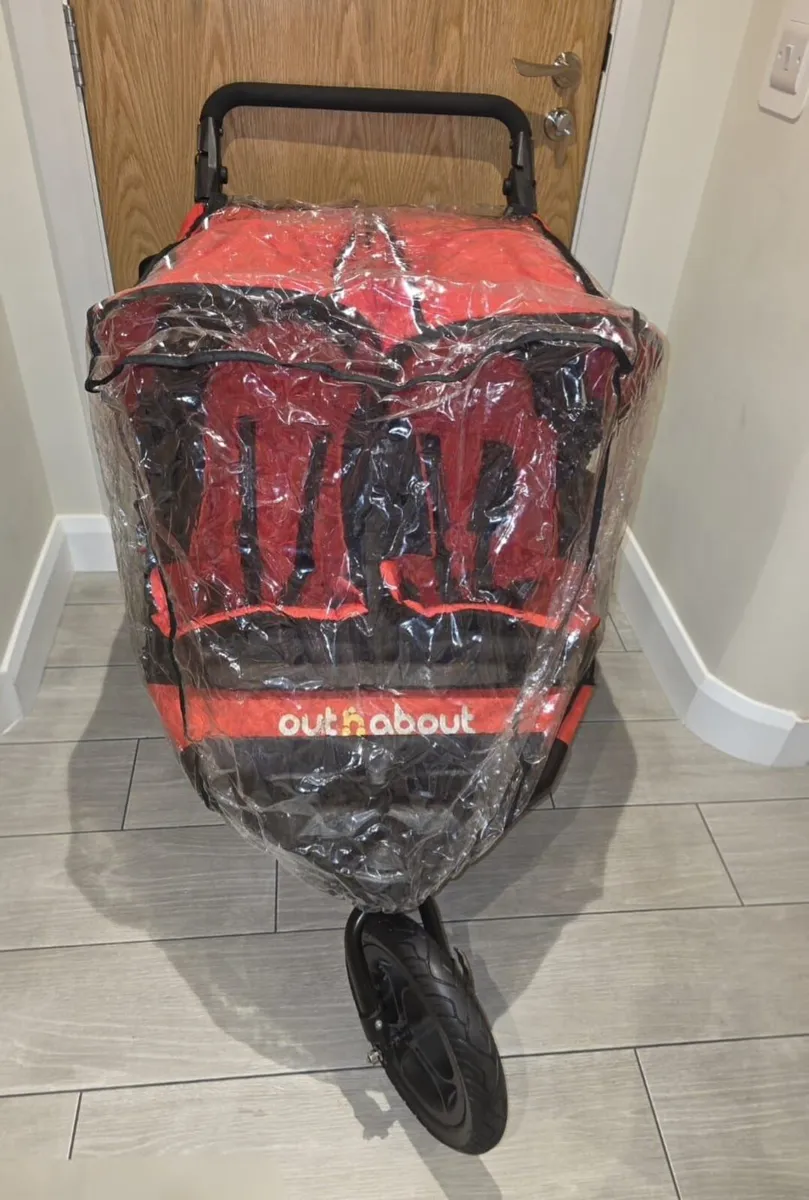 Out NAbout double very good condition - Image 4