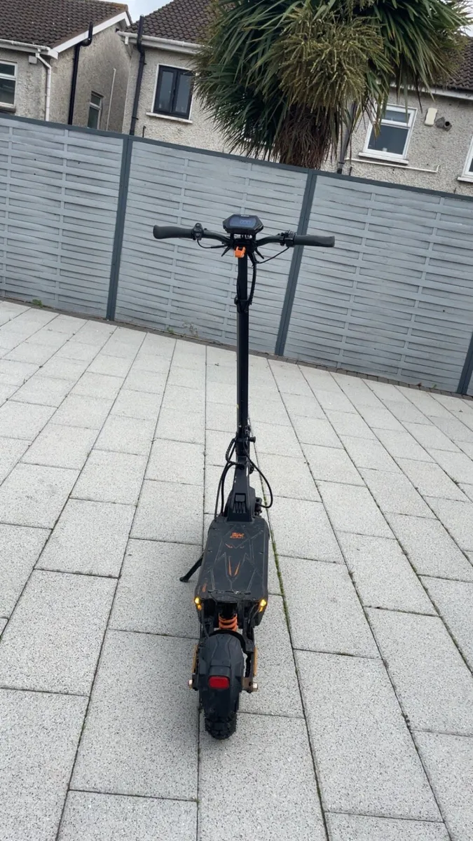 Electric scooter - Image 2