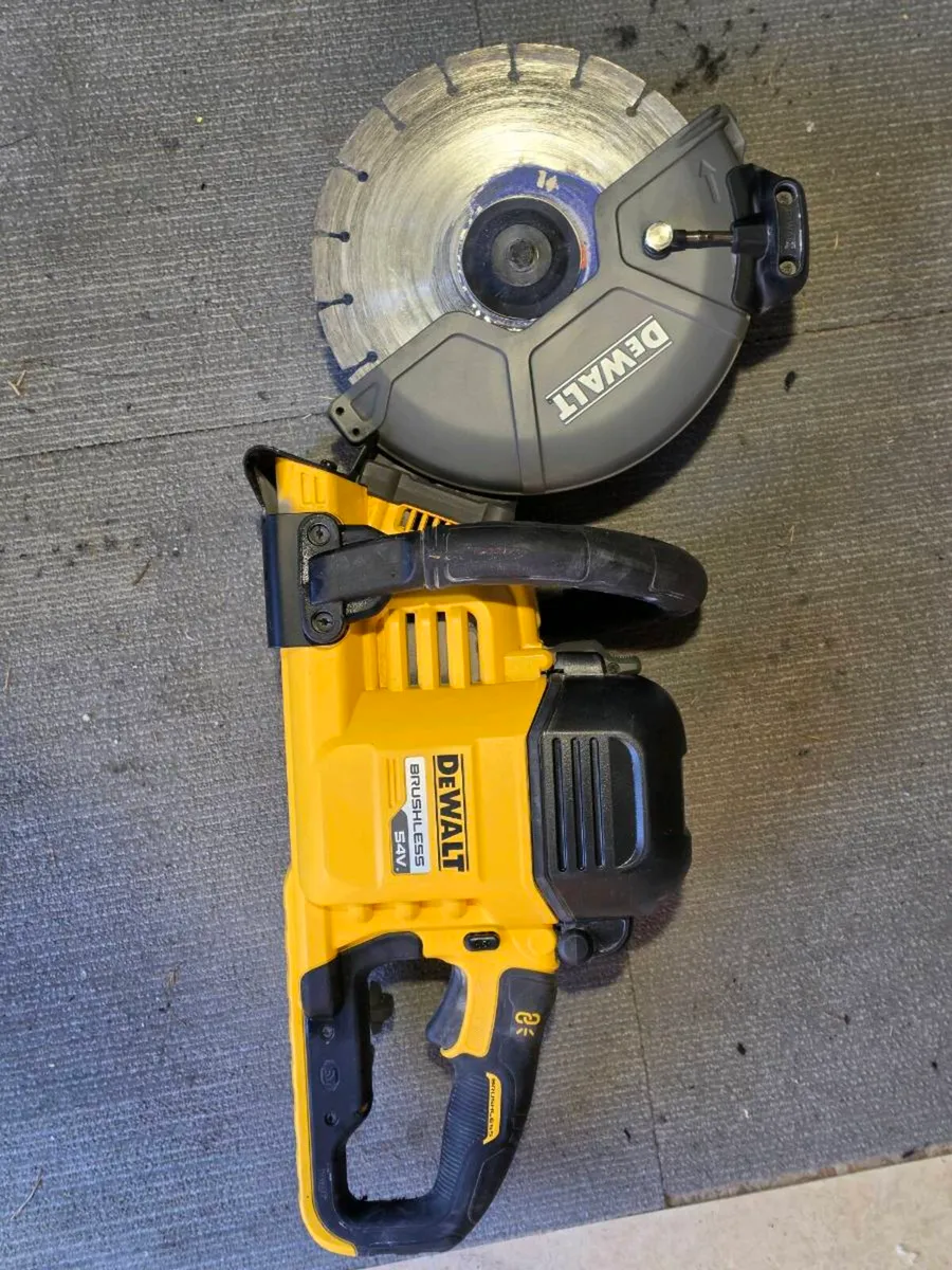 Dewalt cordless consaw 54v - Image 1