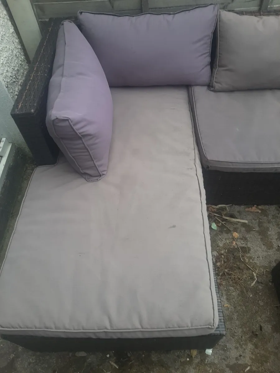 Garden furniture - Image 1