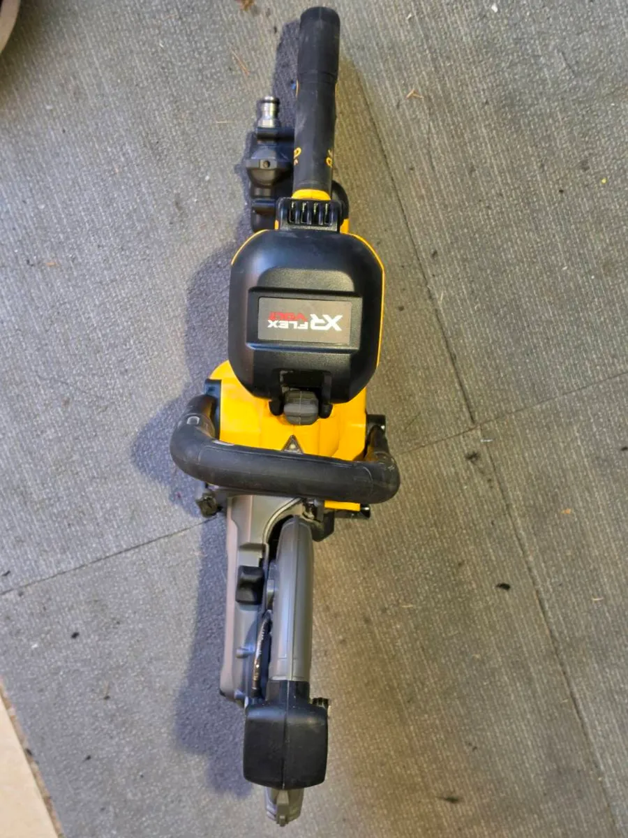 Dewalt cordless consaw 54v - Image 3