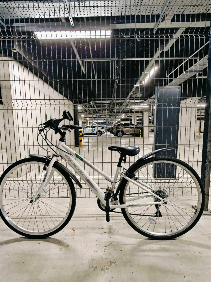 Hybrid road bike - Image 3