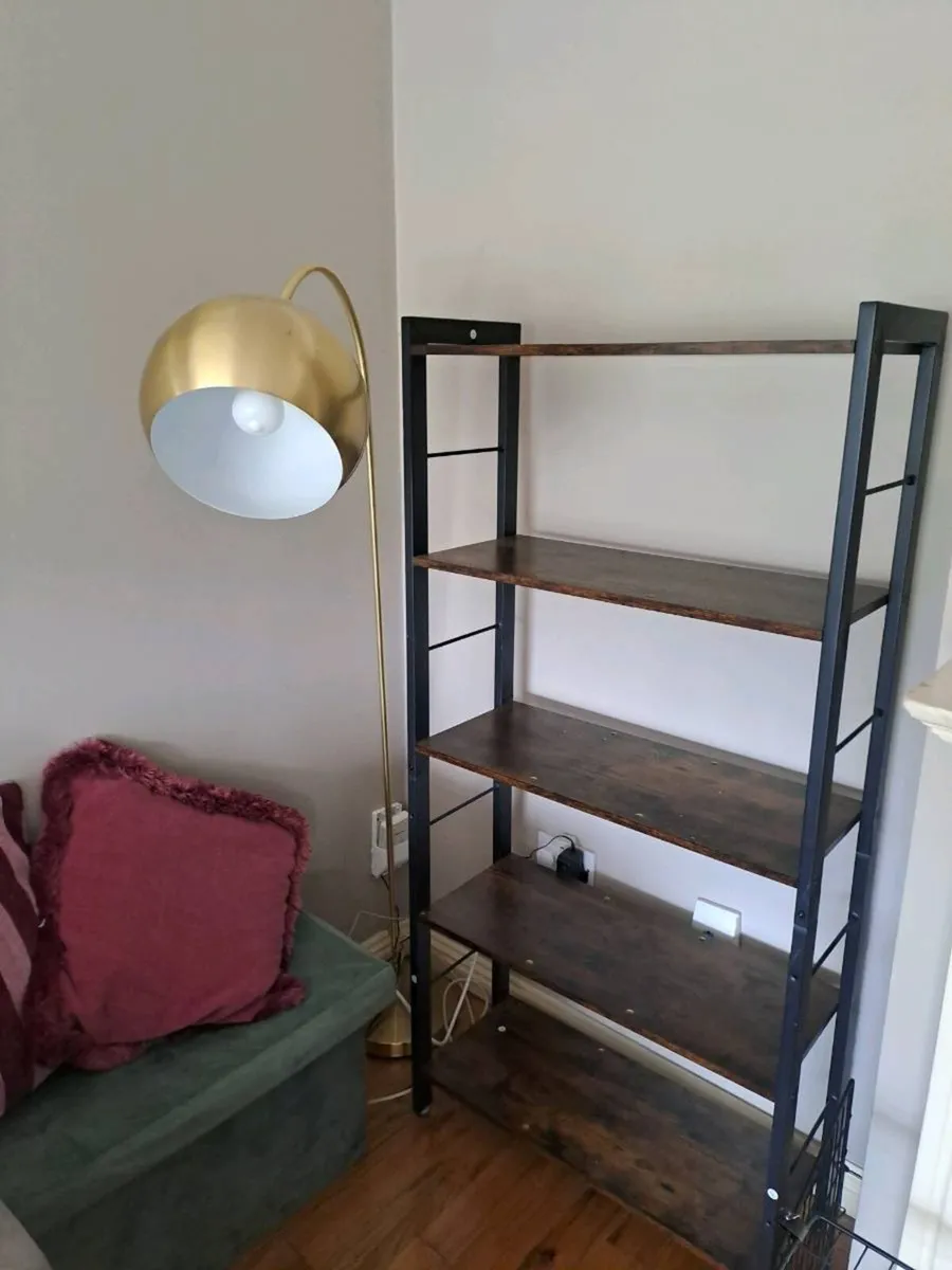 Book shelf - Image 3