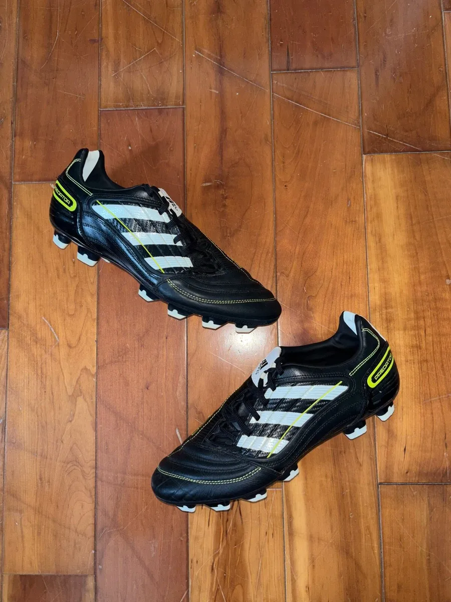 Football boots - Image 4