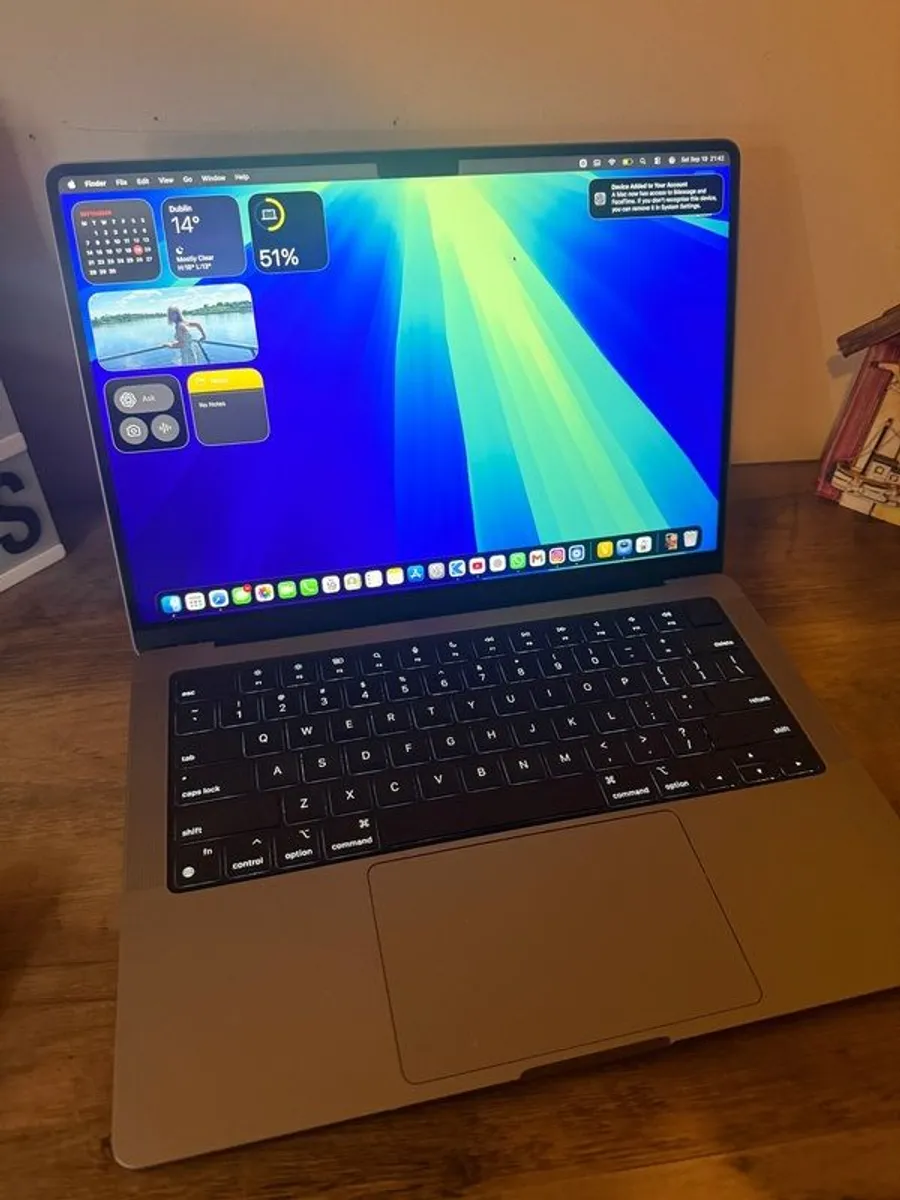 MacBook M1 Pro 98% battery health - Image 1