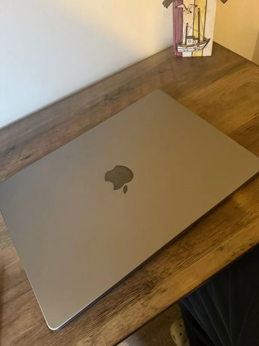 MacBook M1 Pro 98% battery health - Image 4