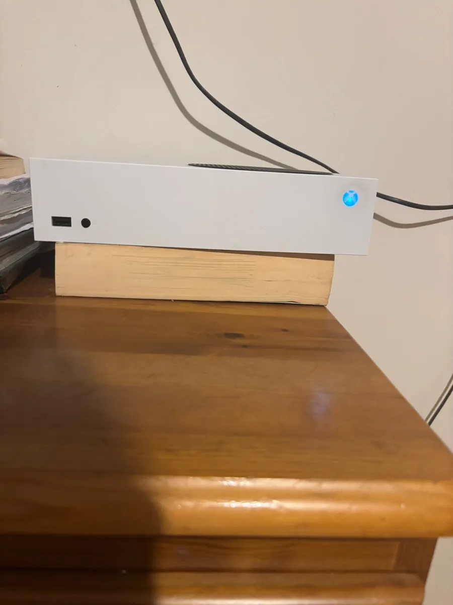 Xbox one series S - Image 4