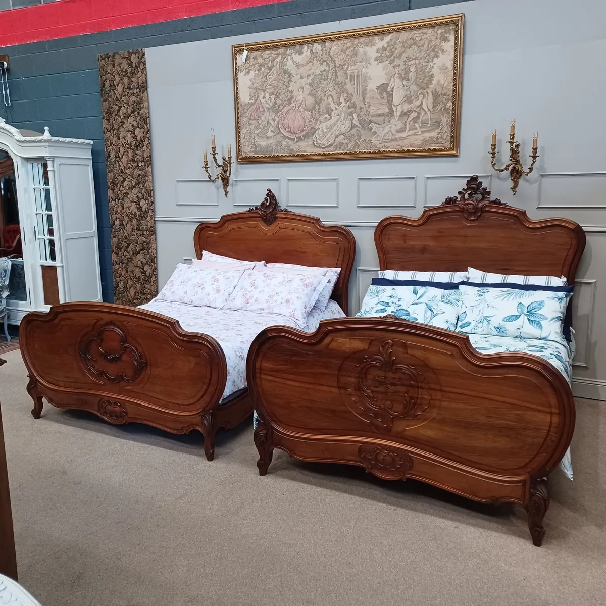 Antique solid walnut double beds Louis XV - Image 1