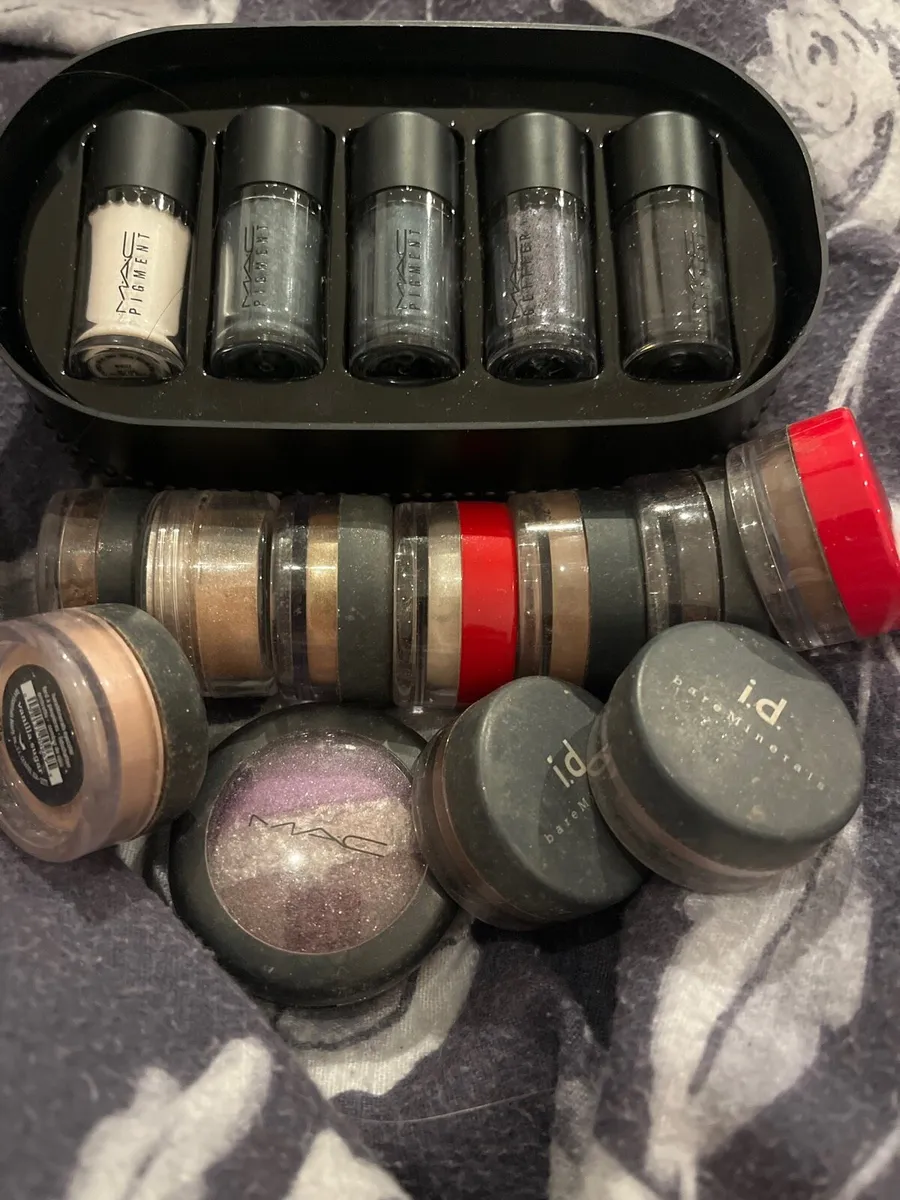 Makeup - Image 1