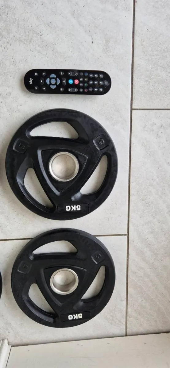 Brand new 4x5 kilo olymoic tri grip weight plates - Image 4