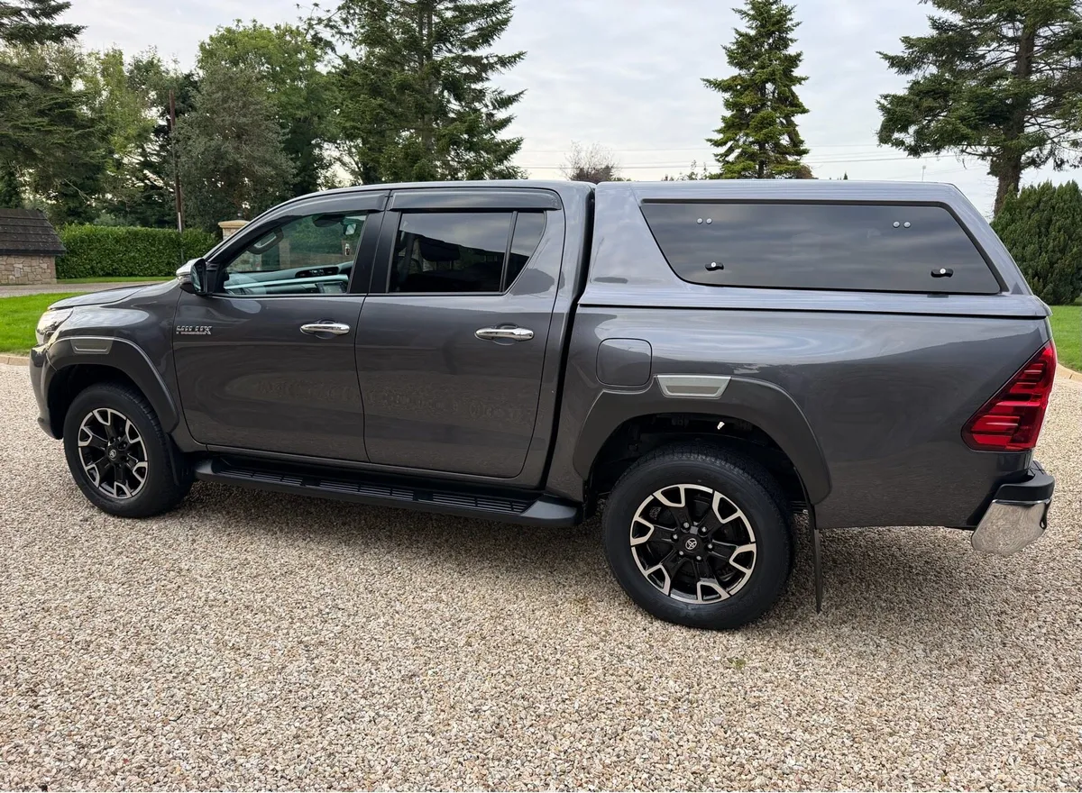 Toyota Hilux - Image 1