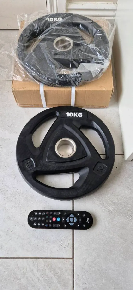 Brand new 2x10kilo olympic tri grip weight plates. - Image 3
