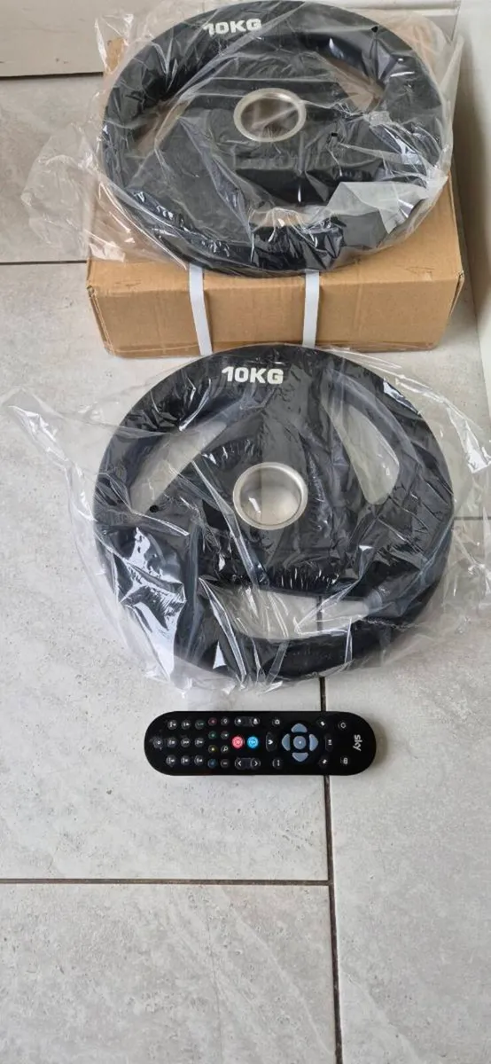 Brand new 2x10kilo olympic tri grip weight plates. - Image 4