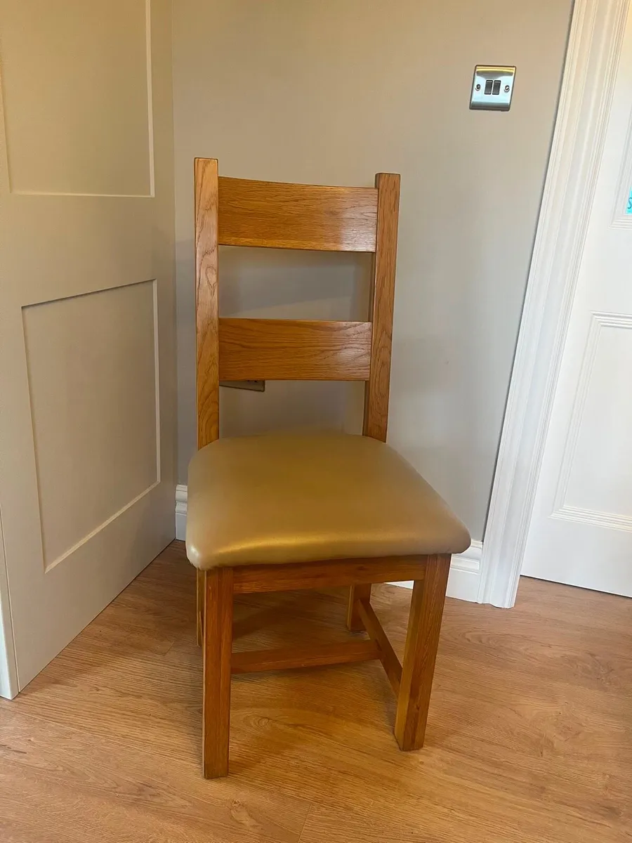 Dinging chairs - Image 1