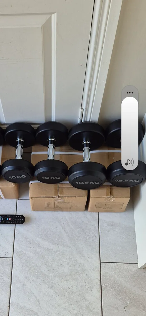 2xbrand new sets of dumbbells , 2x10kg, 2x12.5kg - Image 3