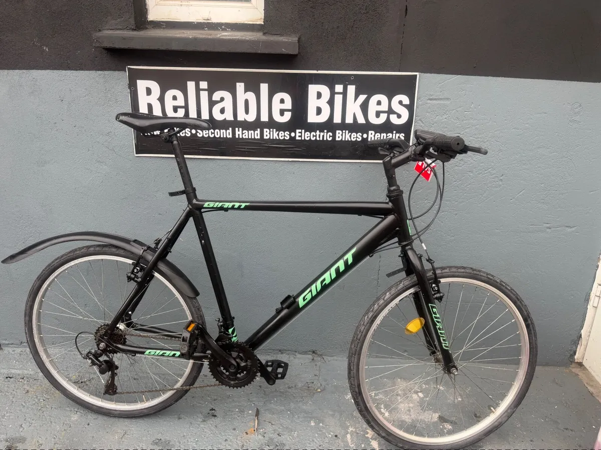 Giant hybrid bike ❗️Open 7 days of the week - Image 1