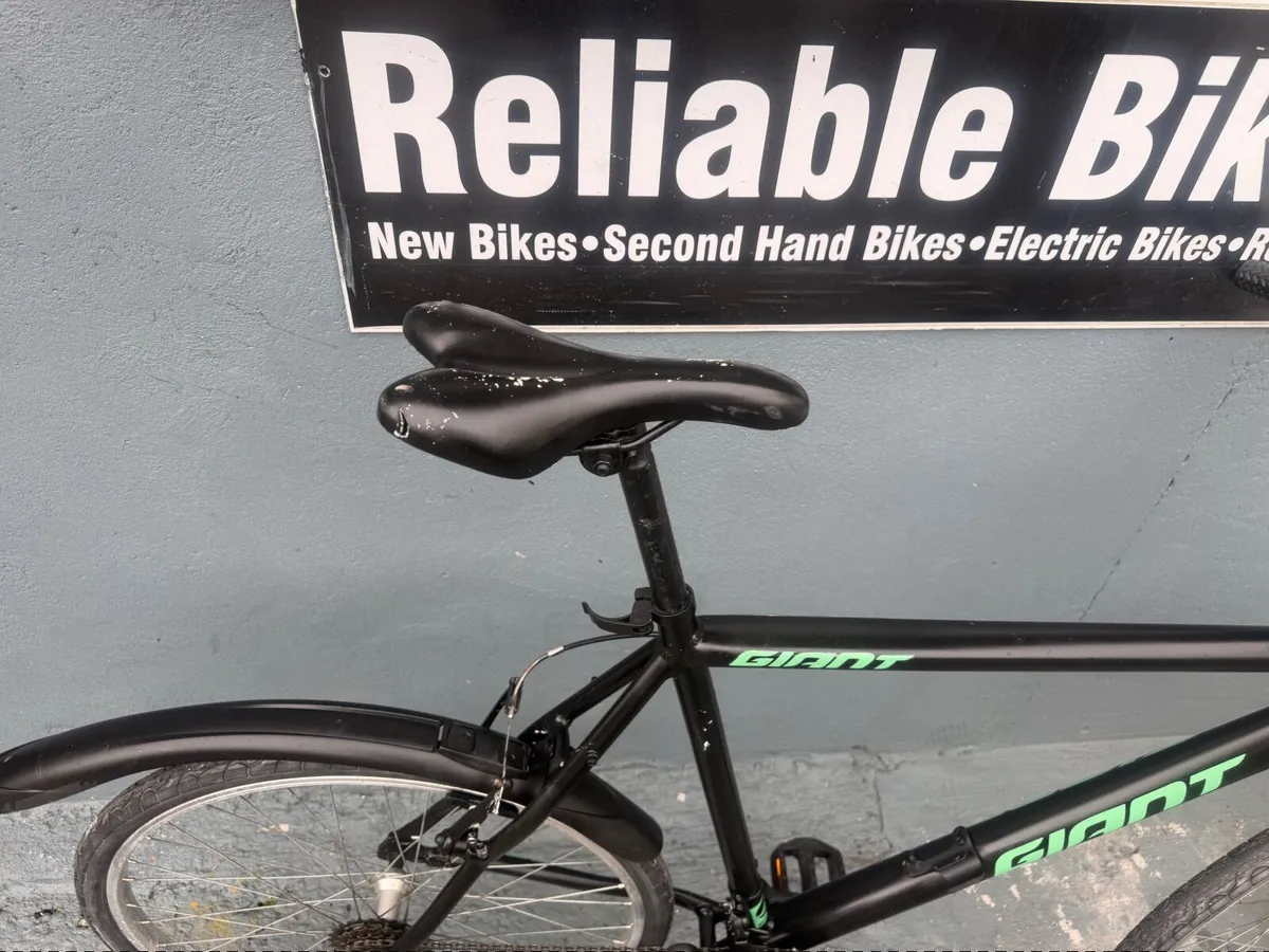 Giant hybrid bike ❗️Open 7 days of the week - Image 2