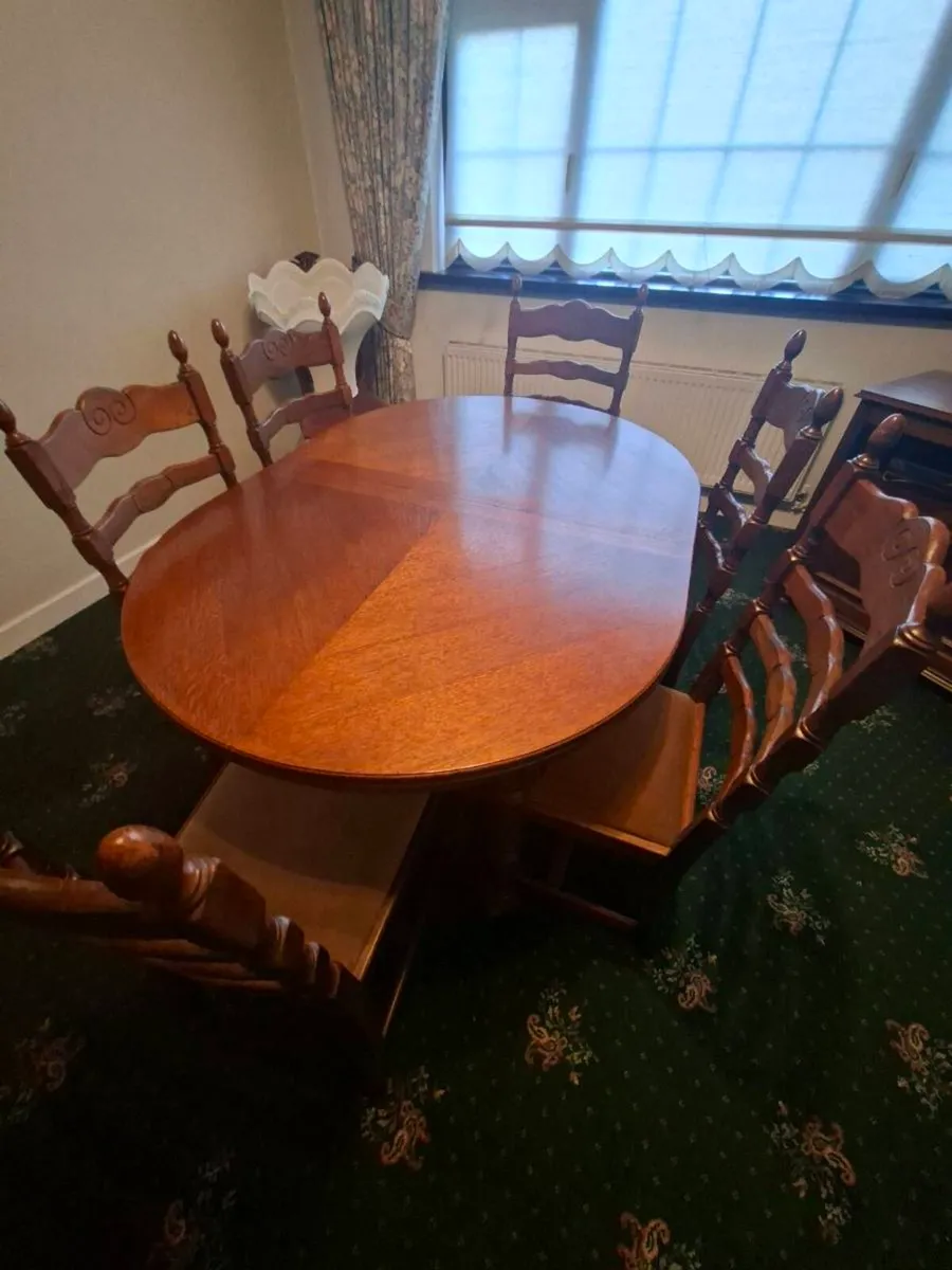 Oak table, 6 chairs
