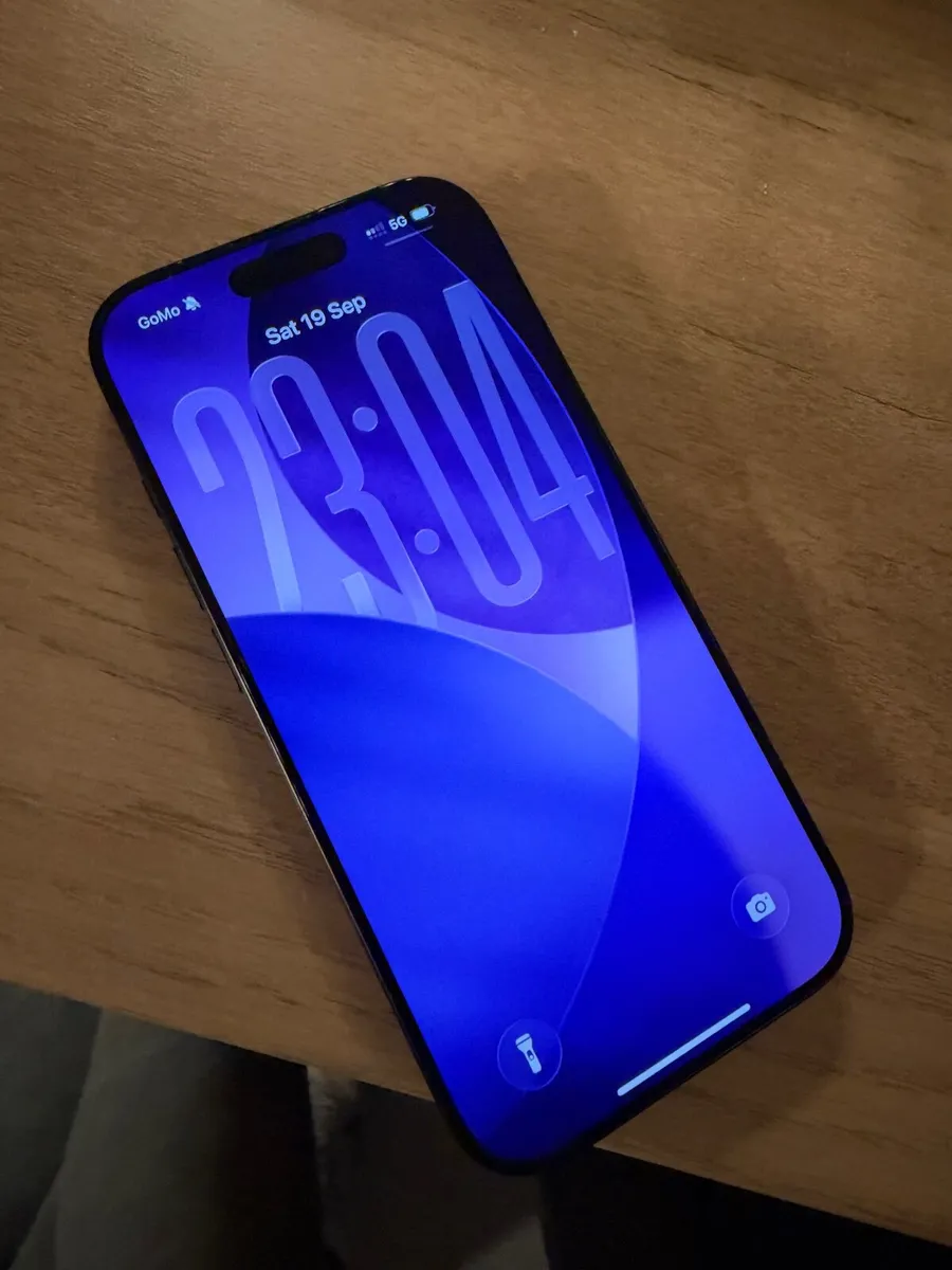 iPhone 16 pro - Image 1