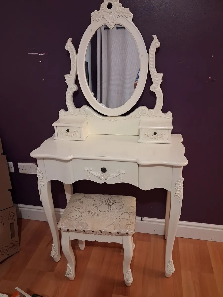 Vanity mirror , table and stool - Image 1