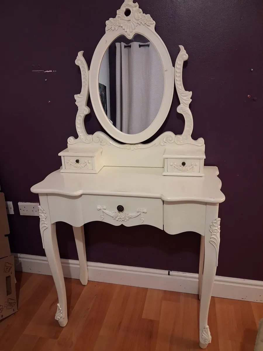 Vanity mirror , table and stool - Image 3